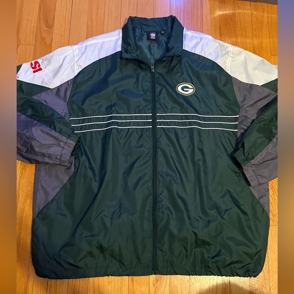 • Vintage Sports Illustrated Green Bay Packers Windbreakers